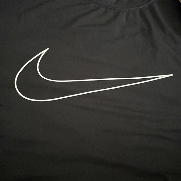Nike DRI-FIT Training Shirt (Mens) - Picture 3 of 5